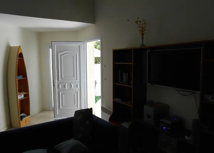 Kikine بيسكاروس